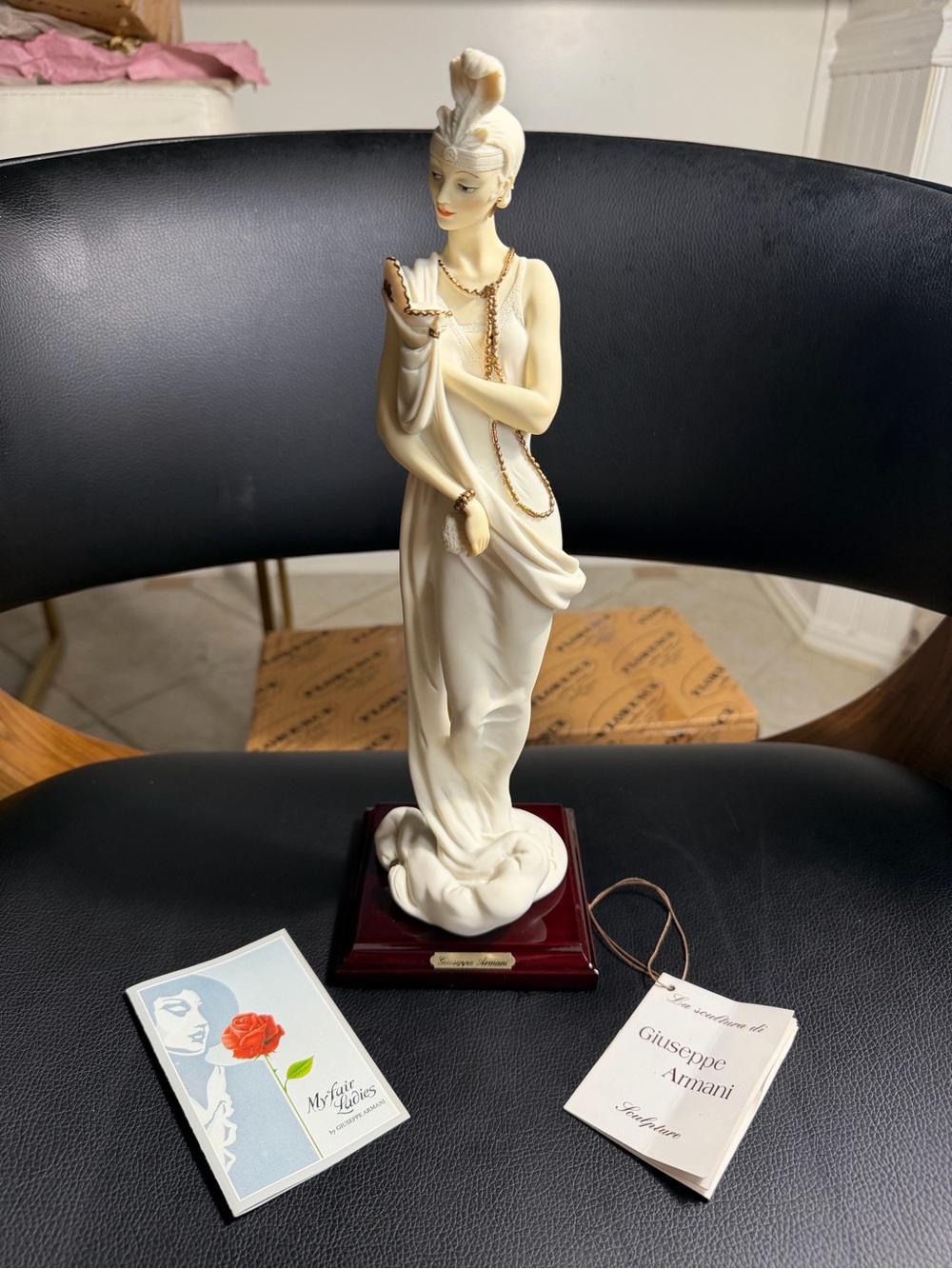 Beautiful Giuseppe Armani Porcelain Figure Florence Italy My fair ladies New